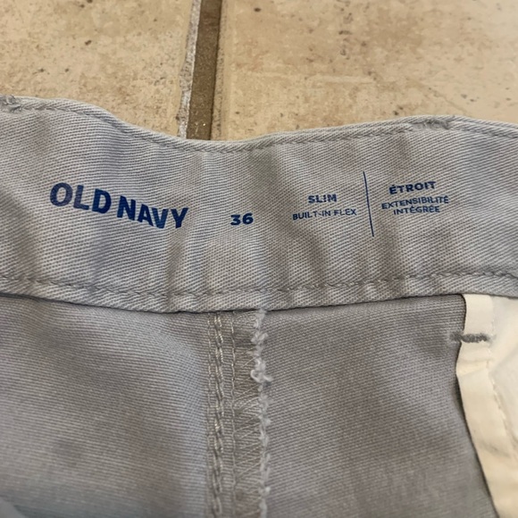 Old Navy Slim Built-in Flex Chino Shorts - Size 36 - Picture 4 of 6